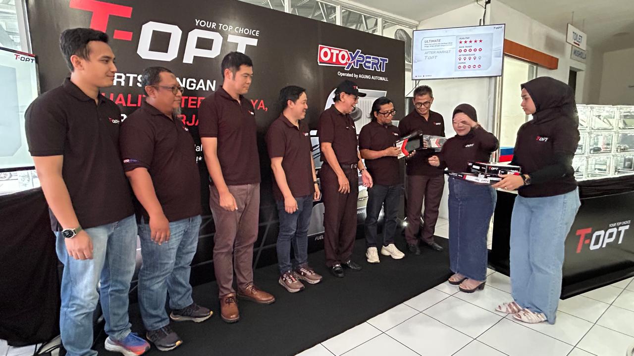 Launching T-OPT di OtoXpert Pekanabru, Kamis (5/9/2024). Foto budy